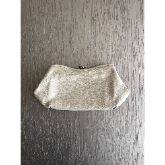 Cream Leather Women's Coin Wallet Used Zip Pockets Compact - Picture 1 of 7